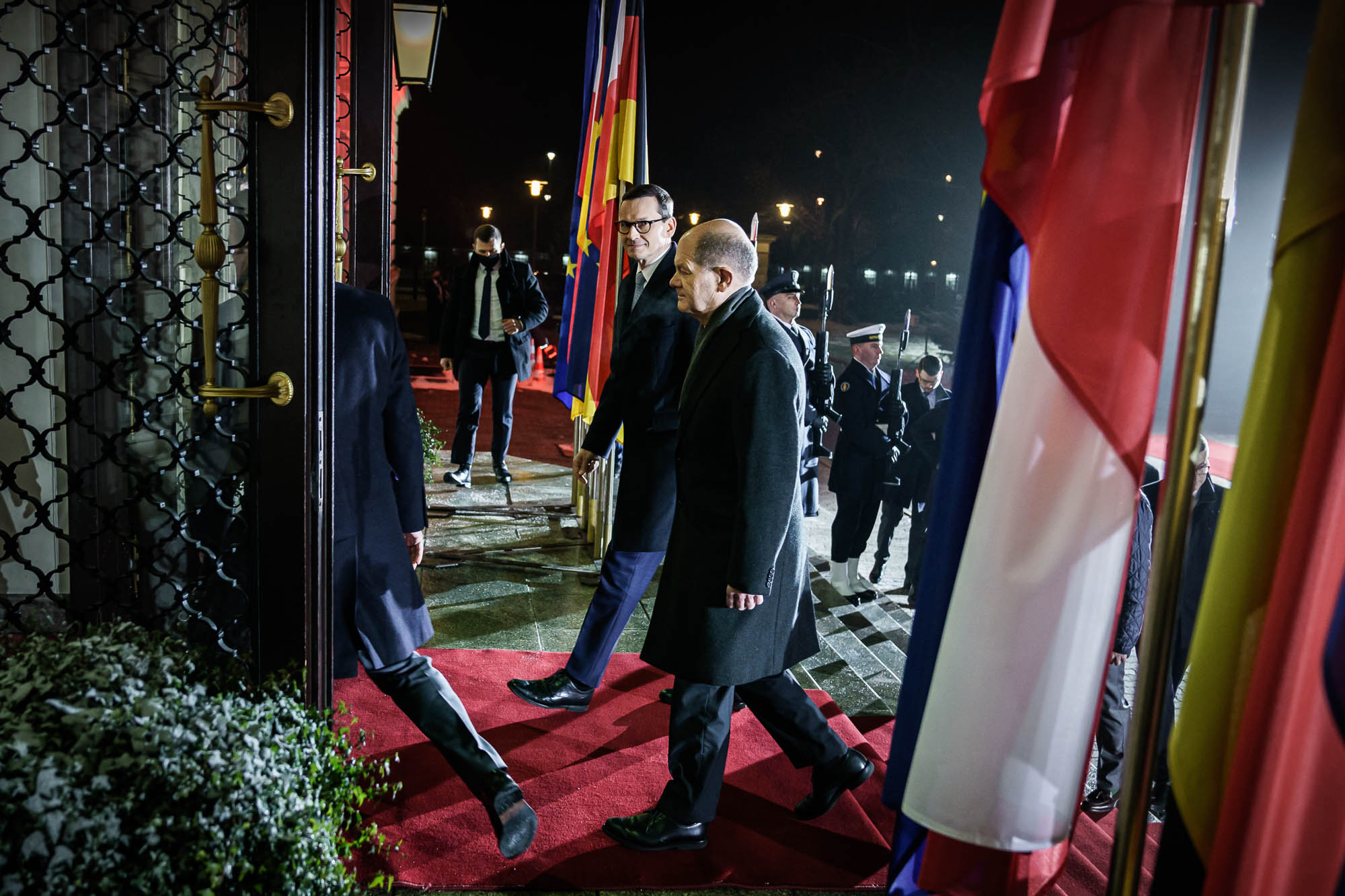 Bundeskanzler Olaf Scholz und Mateusz Morawiecki, Polens Ministerpräsident.