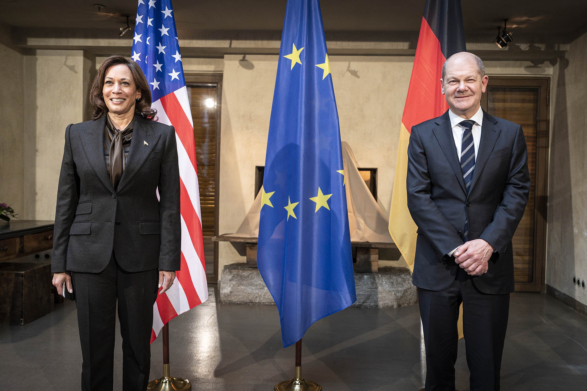 Bundeskanzler Olaf Scholz mit US-Vizepräsidentin Kamala Harris