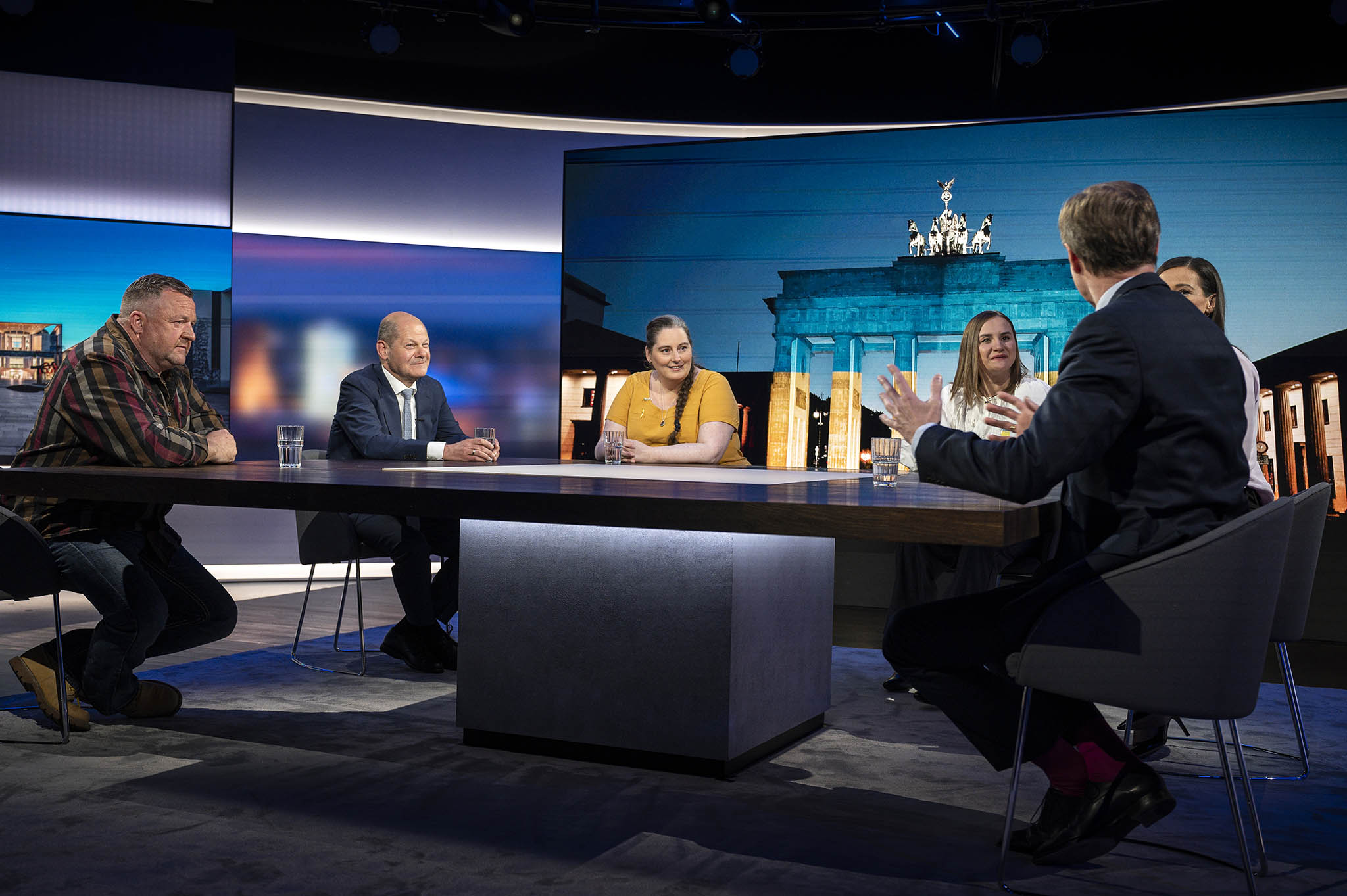 Bundeskanzler Olaf Scholz bei einer Talk-Runde.
