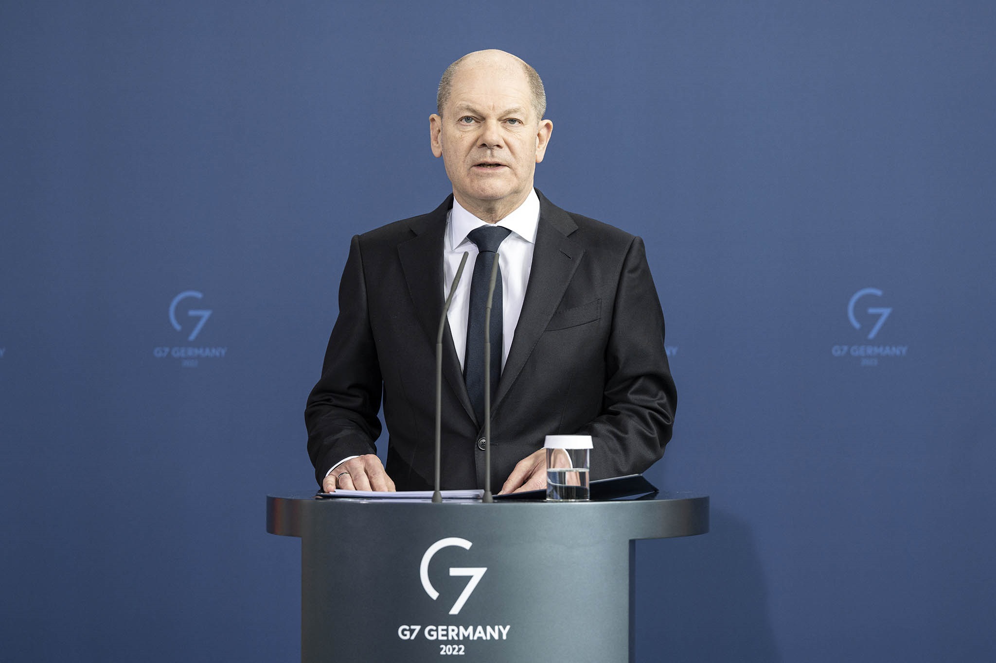 Bundeskanzler Scholz bei seinem Pressestatement zum Angriff Russlands auf die Ukraine