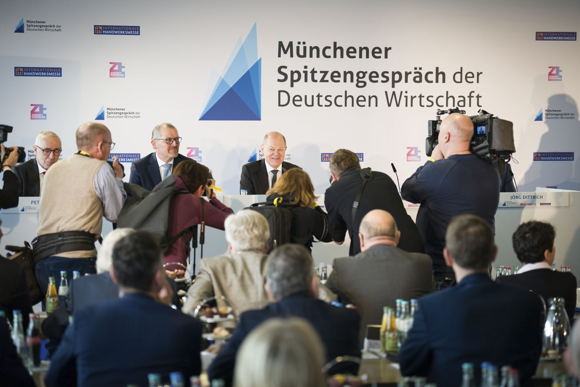 Bundeskanzler Olaf Scholz beim Spitzengespräch der Deutschen Wirtschaft.
