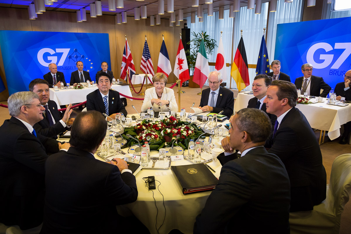 Bundeskanzlerin Angela Merkel und die Regierungschefs der G7 bei der Arbeitssitzung.