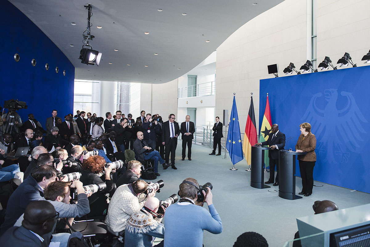 Bundeskanzlerin Angela Merkel und der Präsident der Republik Ghana, Nana Addo Dankwa Akufo-Addo, bei einer gemeinsamen Pressekonferenz.