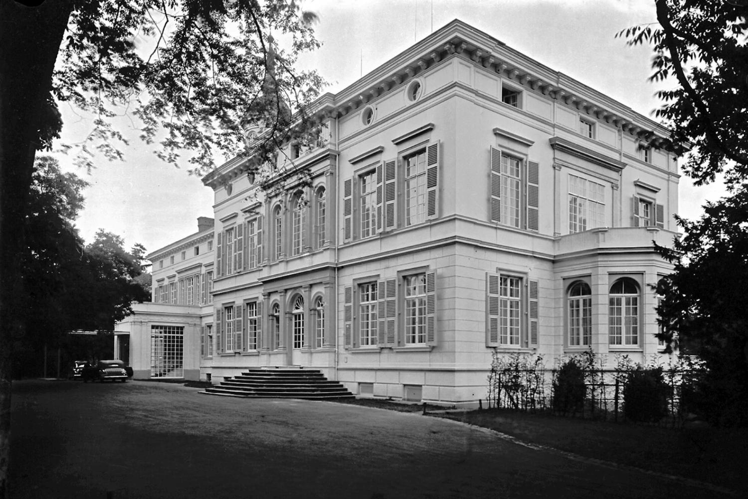 View of the outside of the Palais Schaumburg in Bonn