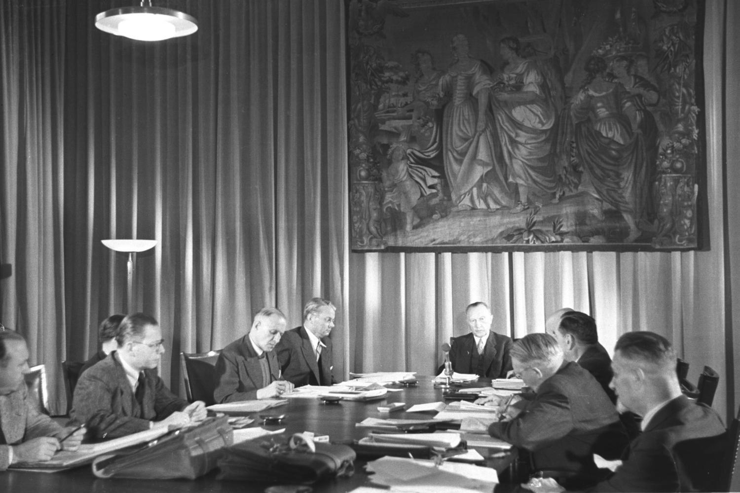 Meeting of the Federal Cabinet under Chancellor Konrad Adenauer in the Museum König in Bonn