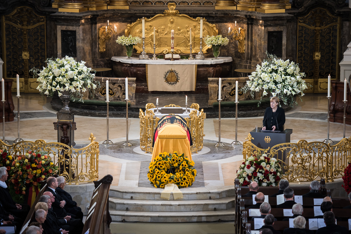 Chancellor Angela Merkel speaks at the state funeral for Helmut Schmidt in Hamburg's St. Michael's Church.