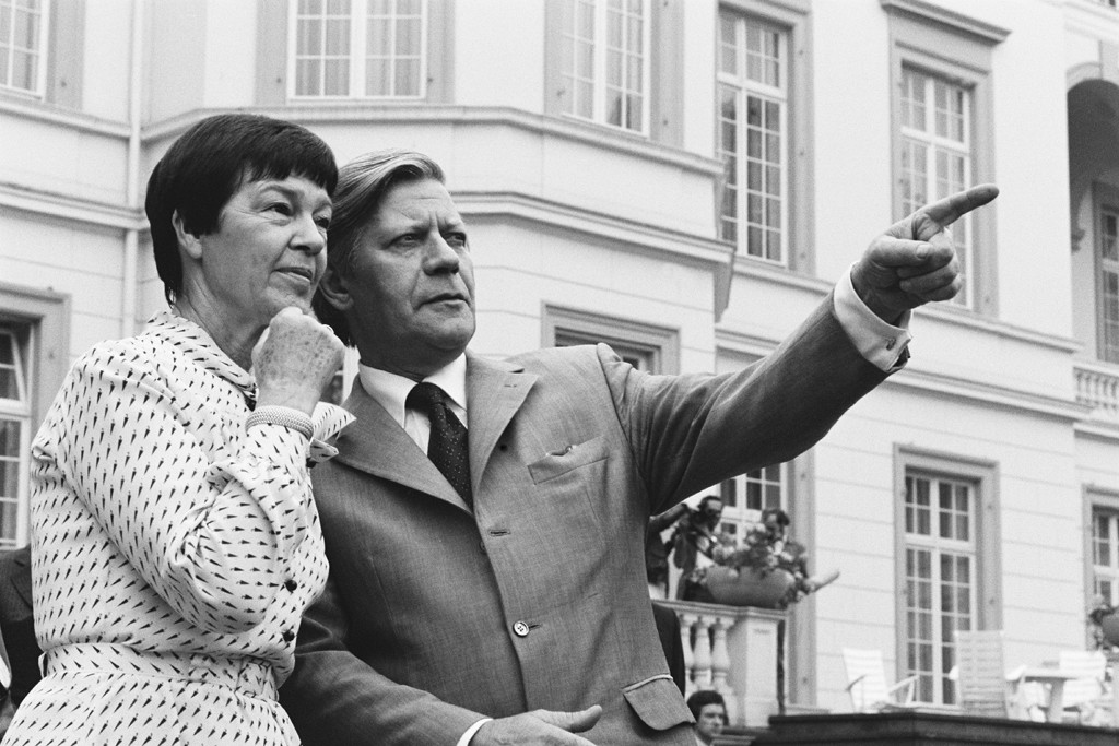 Chancellor Helmut Schmidt and his wife Hannelore (Loki) Schmidt in front of Bonn's Palais Schaumburg which housed the Federal Chancellery.