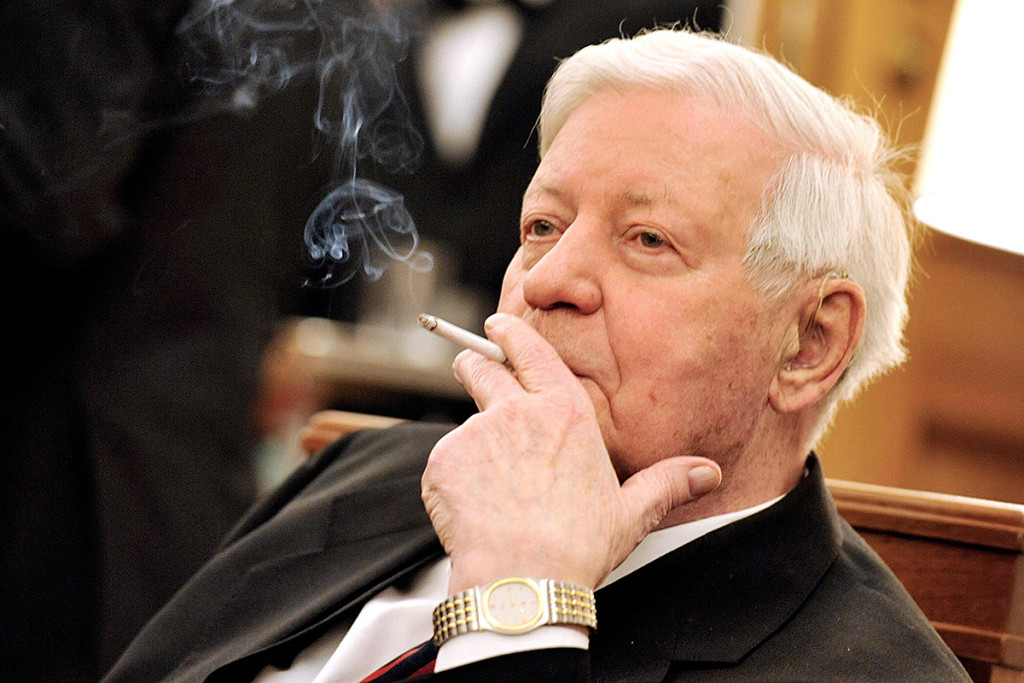 helmut schmidt cigarettes The unmistakable trade mark of Helmut Schmidt