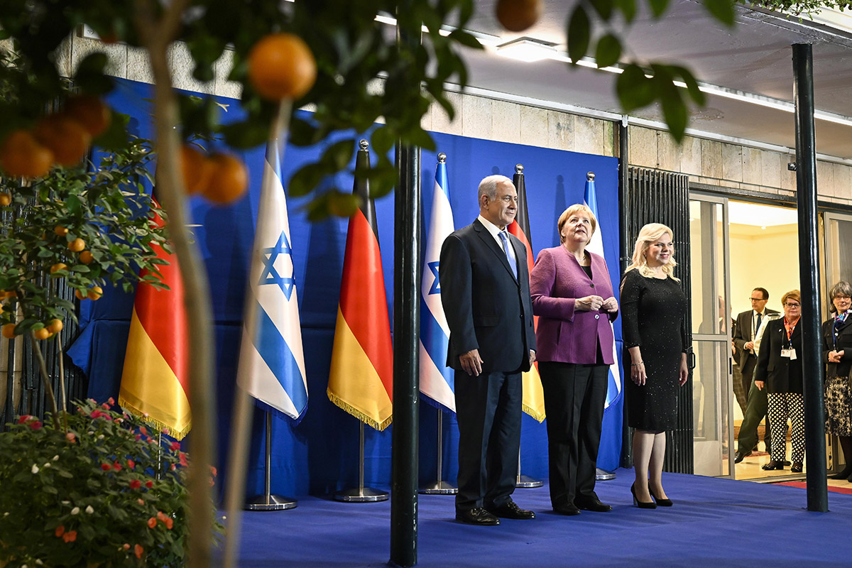La chancelière fédérale Angela Merkel est accueillie par le premier ministre israélien Benyamin Netanyahou à l’occasion des consultations intergouvernementales germano-israéliennes