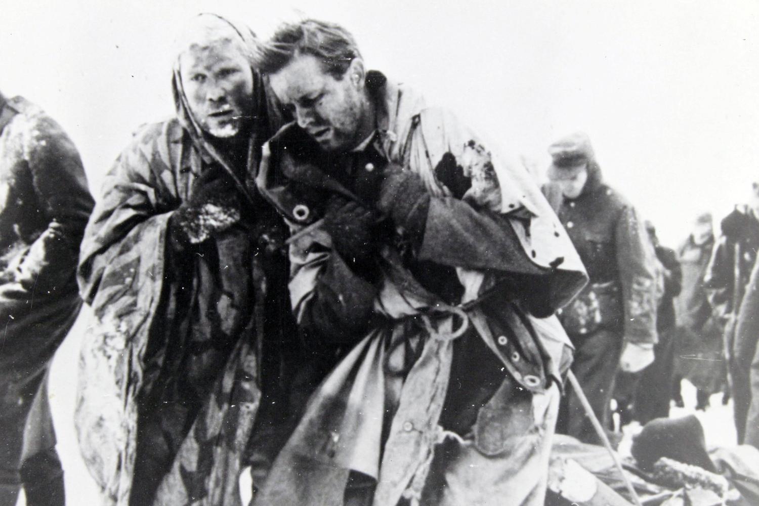 Bataille de Stalingrad. Envoi de prisonniers de guerre allemands dans les camps sibériens (vers 1942)