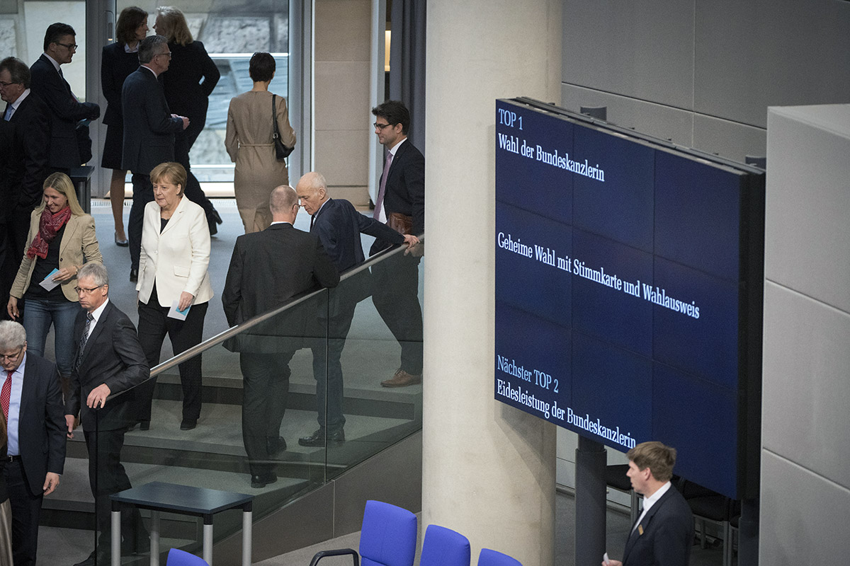 La chancelière fédérale Angela Merkel arrive au Bundestag