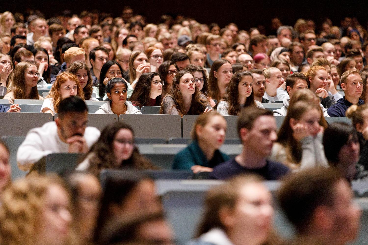 Studierende im Hörsaal