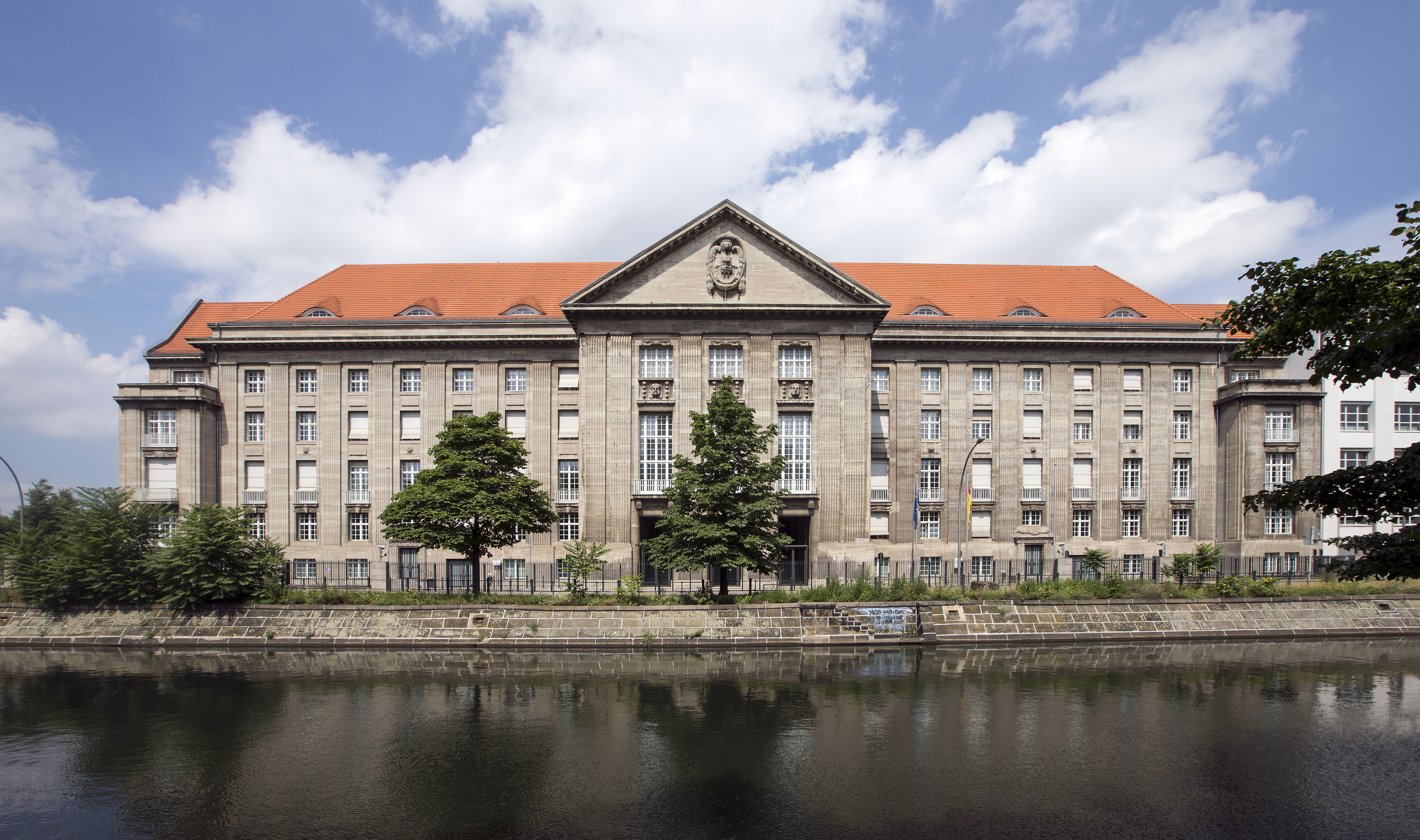 Gebäudeansicht Bundesministerium der Verteidigung