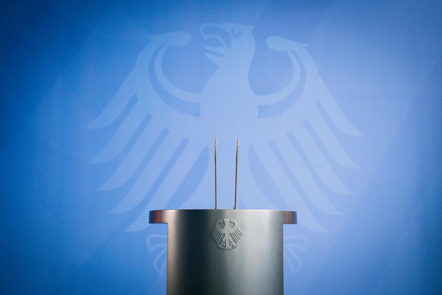 Rednerpult im Kanzleramt 