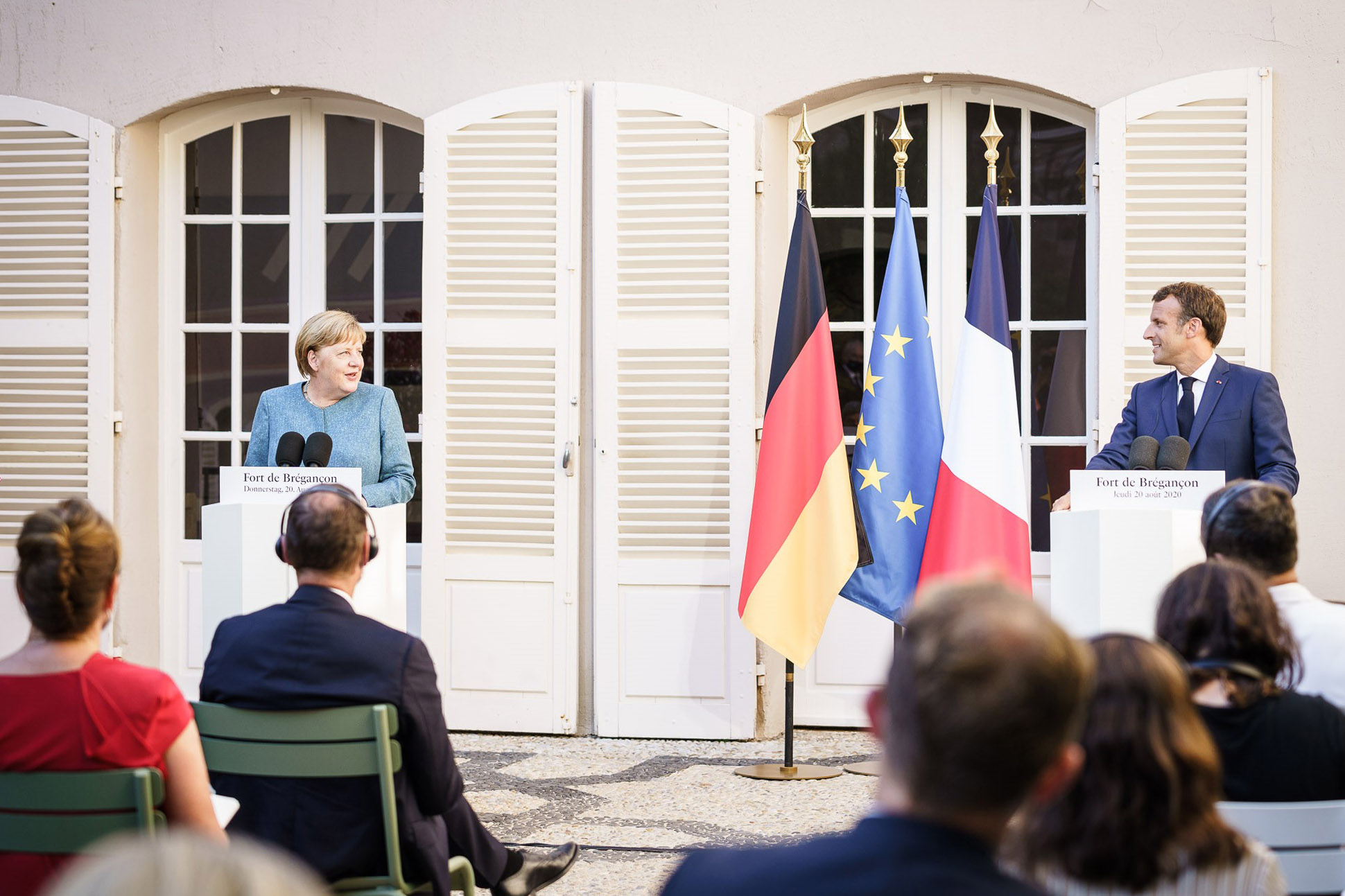 Bundeskanzlerin Angela Merkel spricht auf einer Pressekonferenz.