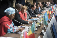 Die Staats- und Regierungschefs der EU und Afrikas haben ein Abkommen zu Bekämpfung der illegalen Migration nach Europa verabschiedet. Afrika,Gipfel,Bundeskanzlerin,Malta