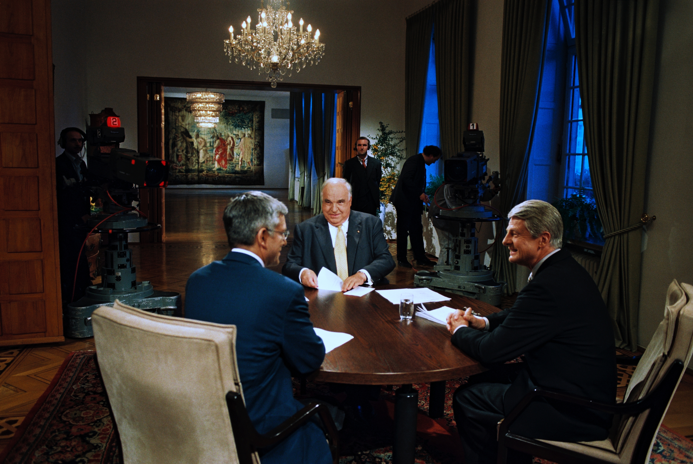 Bundeskanzler Helmut Kohl ist in der ZDF-Sendung „Was nun, Herr Kohl?“