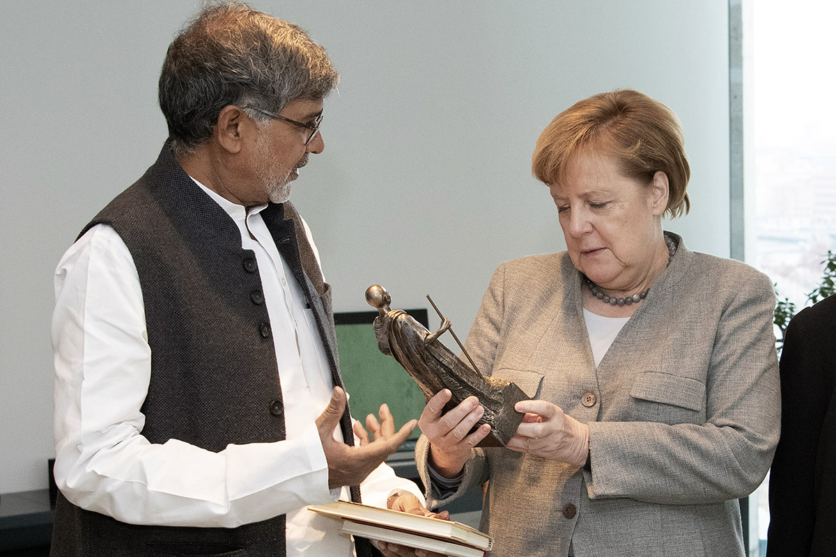 Chancellor Angela Merkel meets the 2014 Nobel Peace laureate, Kailash Satyarthi.