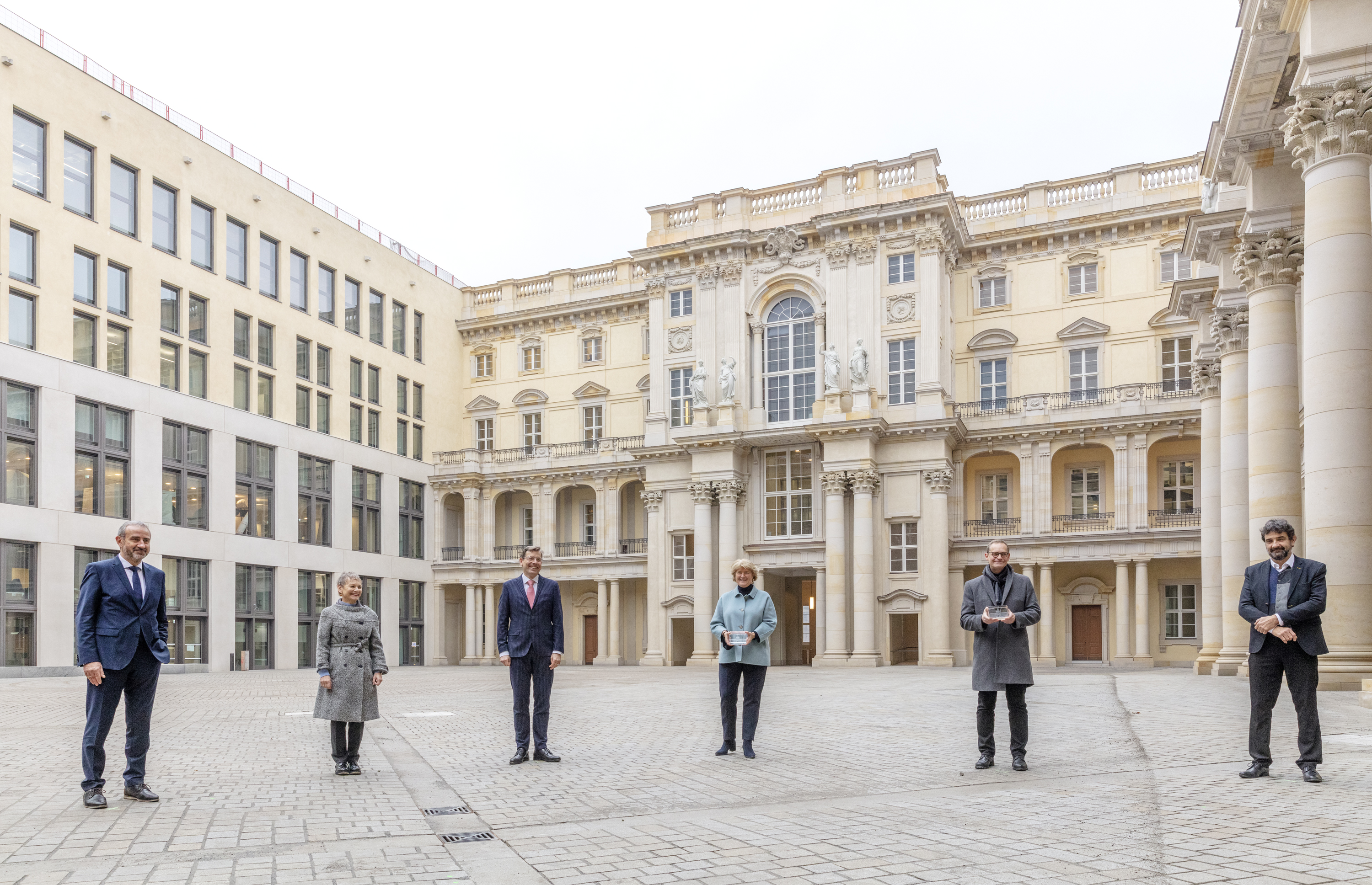The opening of the Humboldt Forum (left to right) Hermann Parzinger, Sabine Kunst, Hartmut Dorgerloh, Monika Grütters, Michael Müller, Pauls Spies