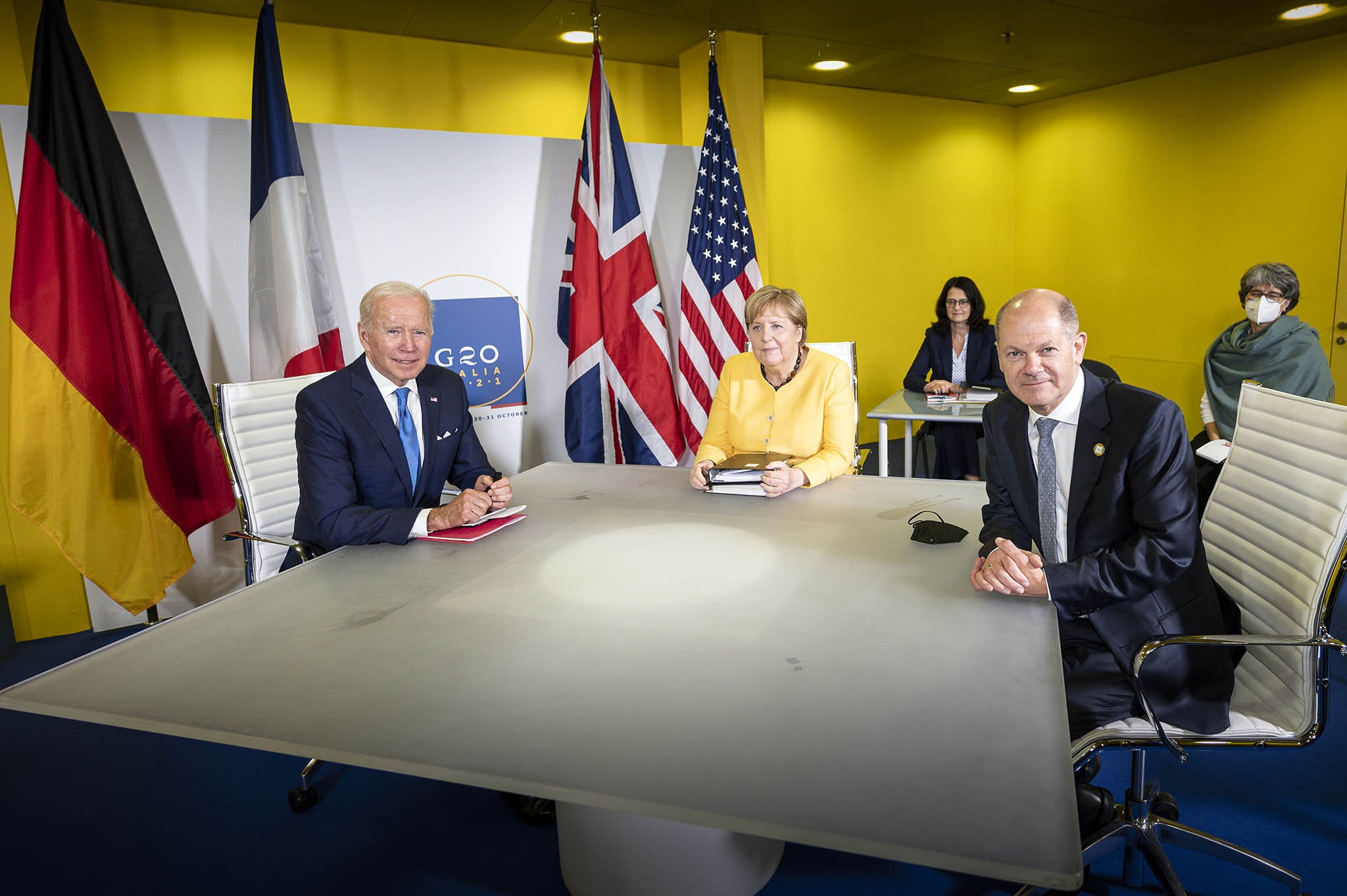 Federal Chancellor Merkel and Federal Finance Minister Scholz in a bilateral meeting with President Biden of the USA on the fringe of the G20 summit.
