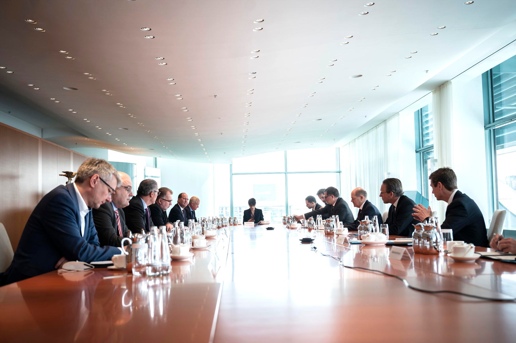 Federal Chancellor Olaf Scholz in talks with leading German business associations.