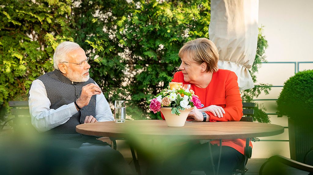 Bundeskanzlerin Angela Merkel empfängt Indiens Premierminister Narendra Modi.