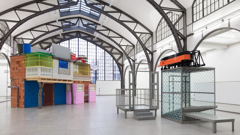 Ausstellungsansicht Hello World. Revision einer Sammlung / AgoraHamburger Bahnhof  Museum für Gegenwart  Berlin, 2018