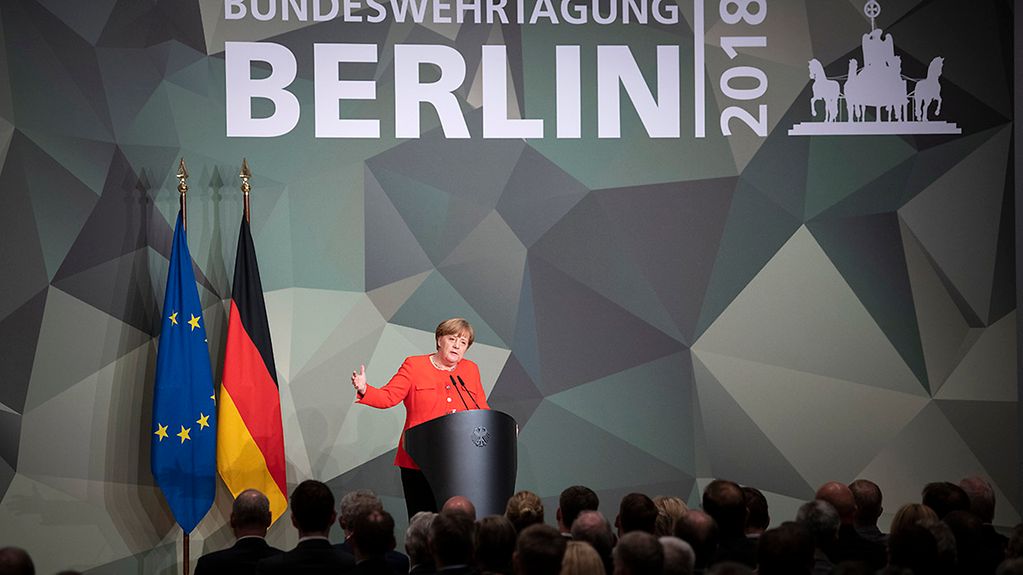 Bundeskanzlerin Angela Merkel spricht auf der Bundeswehrtagung.
