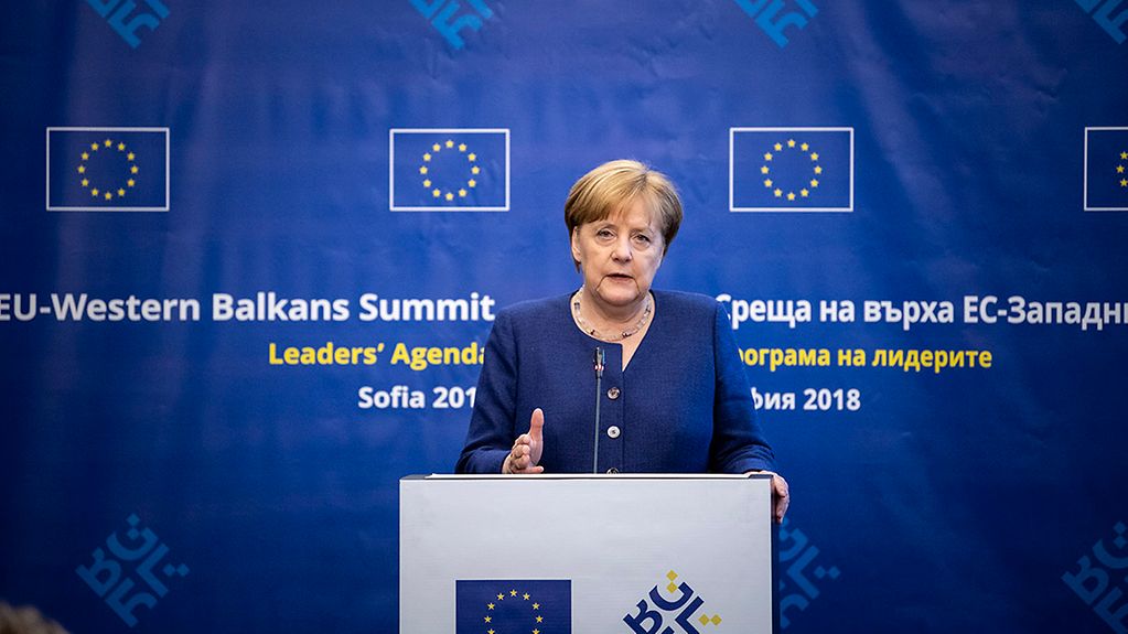 Bundeskanzlerin Angela Merkel spricht auf der Pressekonferenz im Anschluss an die Westbalkankonferenz.
