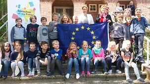Bürgerdialog an der Uwe-Jens-Lornsen Grundschule in Kiel (EU-Projekttag an Schulen des BMFSFJ)