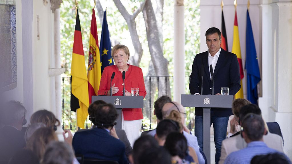 Merkel und Sánchez bei der gemeinsamen Pressekonferenz.