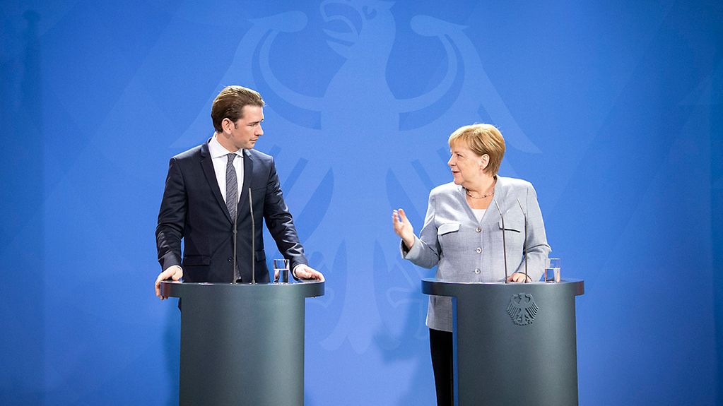 Bundeskanzlerin Merkel und Österreichs Kanzler Kurz geben Pressestatements