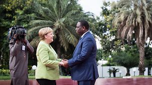 La chancelière fédérale Angela Merkel en compagnie du président sénégalais Macky Sall