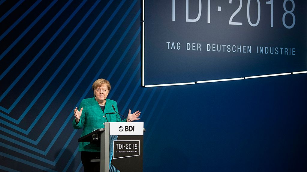 Bundeskanzlerin Angela Merkel spricht auf der Tag der Deutschen Industrie.