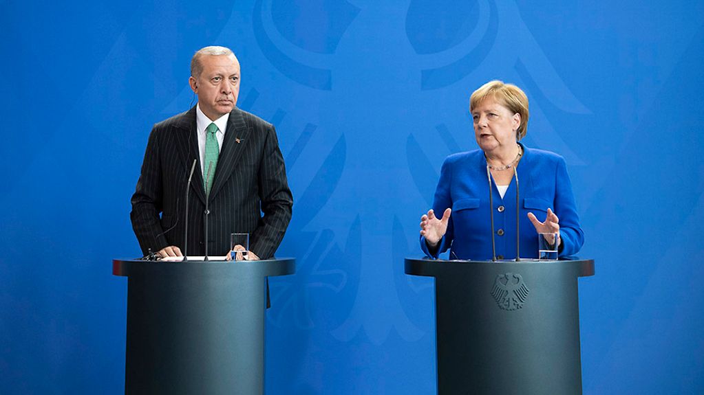 Bundeskanzlerin Angela Merkel im Gespräch mit dem türkischen Staatspräsidenten Recep Tayyip Erdogan.