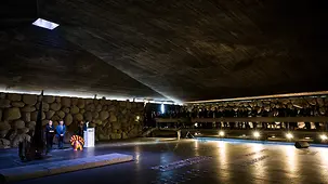 Bundeskanzlerin Angela Merkel beim Besuch der Holocaust-Gedenkstätte Yad Vashem.