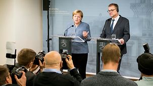 Bundeskanzlerin Angela Merkel mit Finnlands Ministerpräsident Juha Sipilä bei einer gemeinsamen Pressekonferenz.
