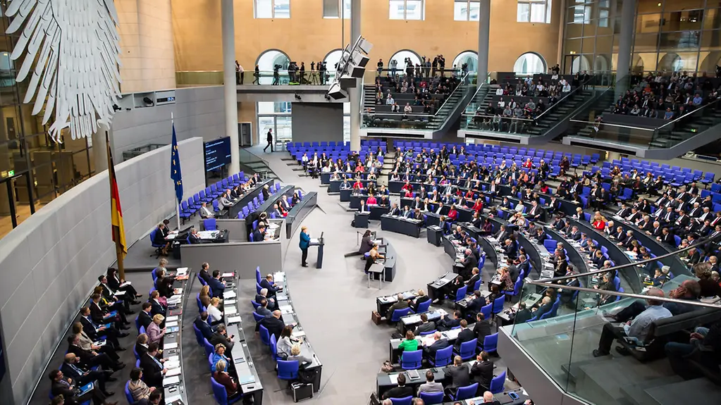 Bundeskanzlerin Angela Merkel spricht im Bundestag in der Generaldebatte zum Haushaltsentwurf 2019.
