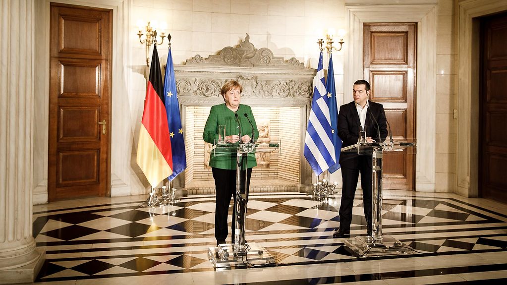 Kanzlerin Merkel mit dem griechischen Ministerpräsidenten Tsipras bei der gemeinsamem Pressekonferenz.