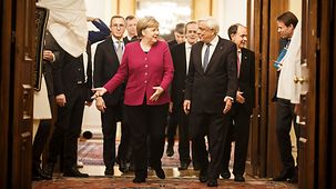 Bundeskanzlerin Angela Merkel mit Prokopis Pavlopoulos, Griechenlands Staatspräsident.