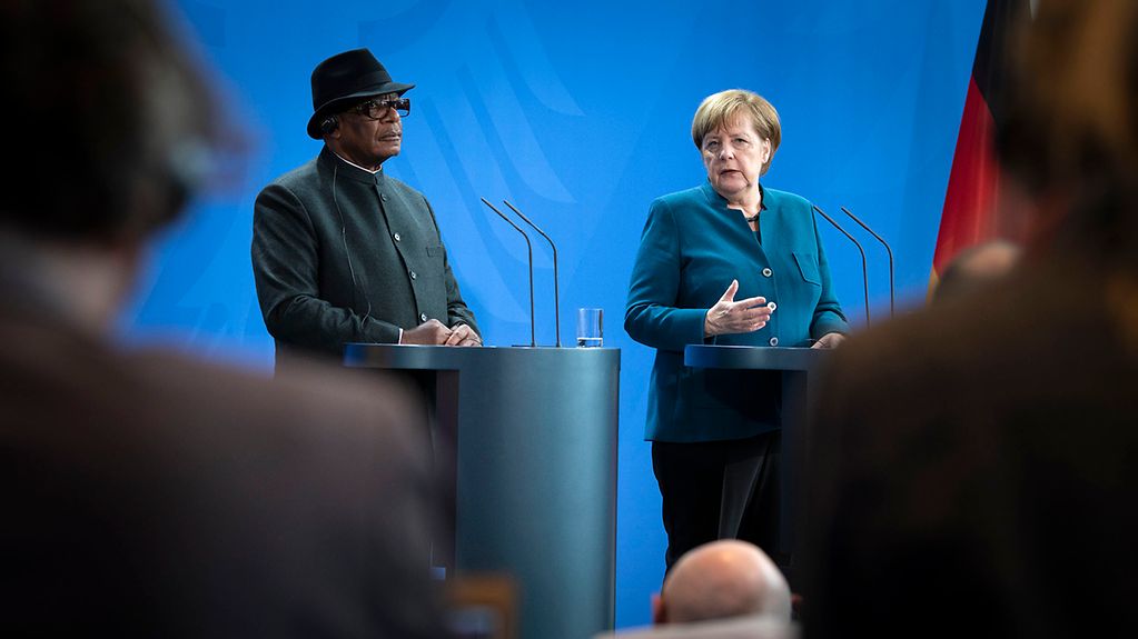 Kanzlerin Merkel empfängt Malis Präsidenten Keita.
