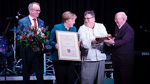 Bundeskanzlrin Merkel nimmt die Ehrenbürgerwürde ihrer brandenburgischen Heimatstadt Templin entgegen.