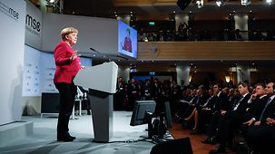 Bundeskanzlerin Angela Merkel spricht auf der 55. Münchener Sicherheitskonferenz.