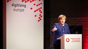Bundeskanzlerin Angela Merkel spricht auf dem Digitising Europe Summit. 