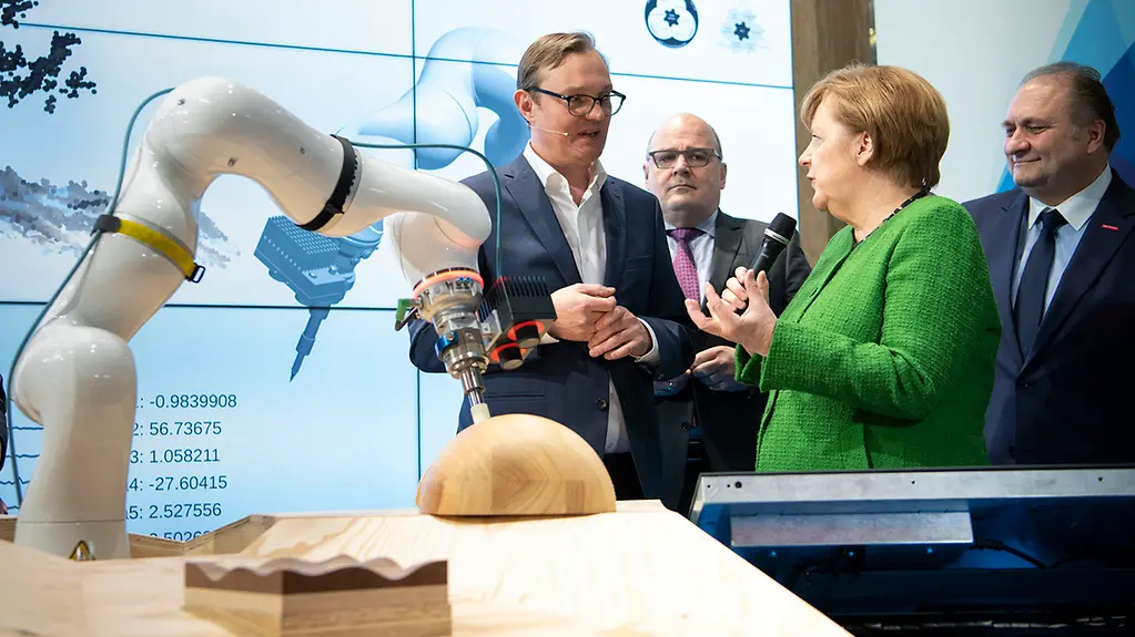 Bundeskanzlerin Angela Merkel beim Besuch der Internationalen Handwerksmesse in München.