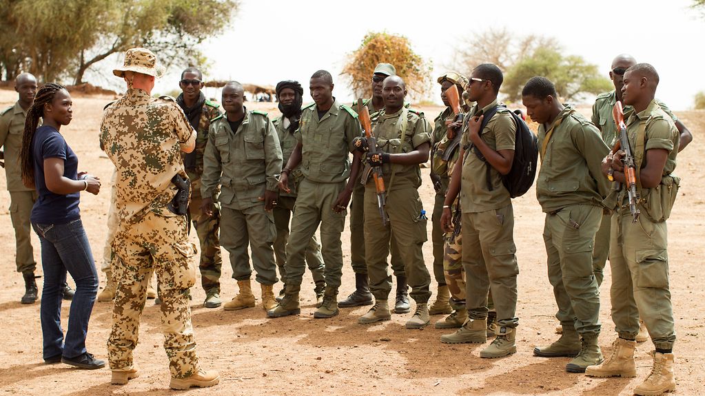 Ausbau eines Checkpoints in Mali