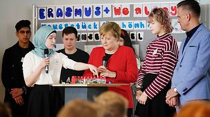 Bundeskanzlerin Angela Merkel beim EU-Projekttag im Thomas-Mann-Gymnasium.