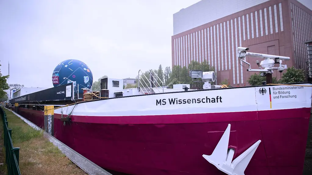 Das Schiff MS Wissenschaft