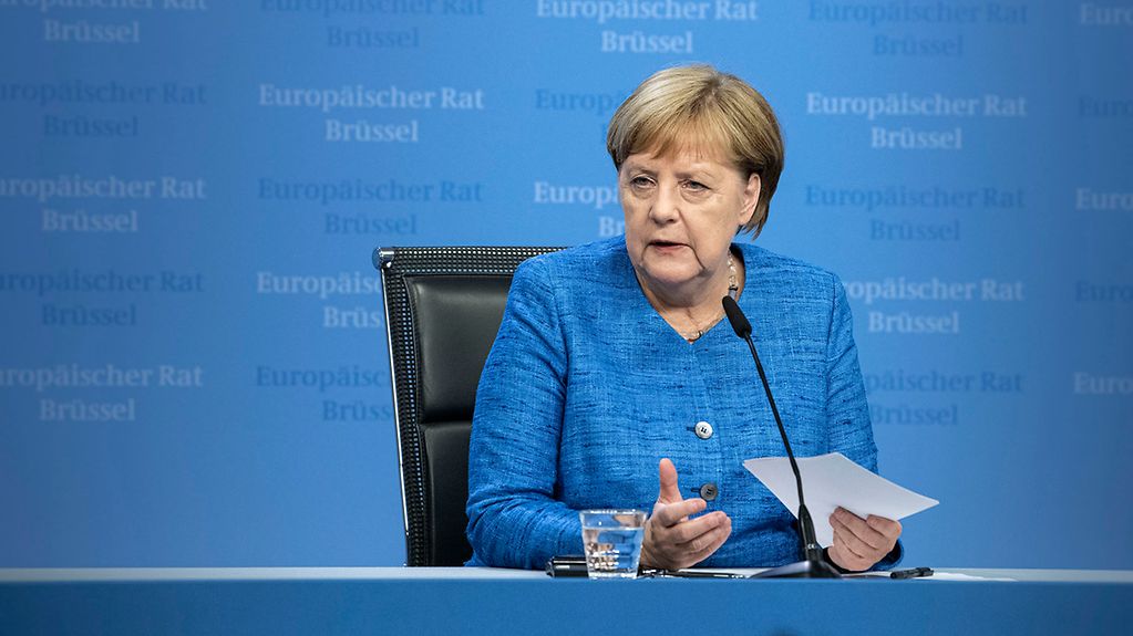 Bundeskanzlerin Angela Merkel spricht auf der Abschluss-Pressekonferenz zum Treffen des Europäischen Rates.
