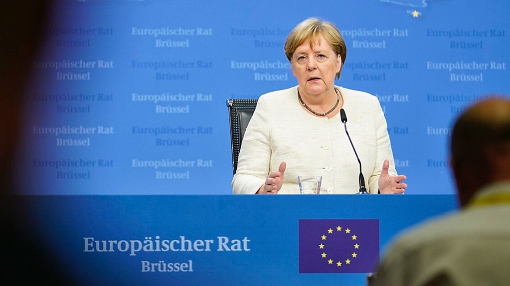 Angela Merkel pendant une conférence de presse à Bruxelles
